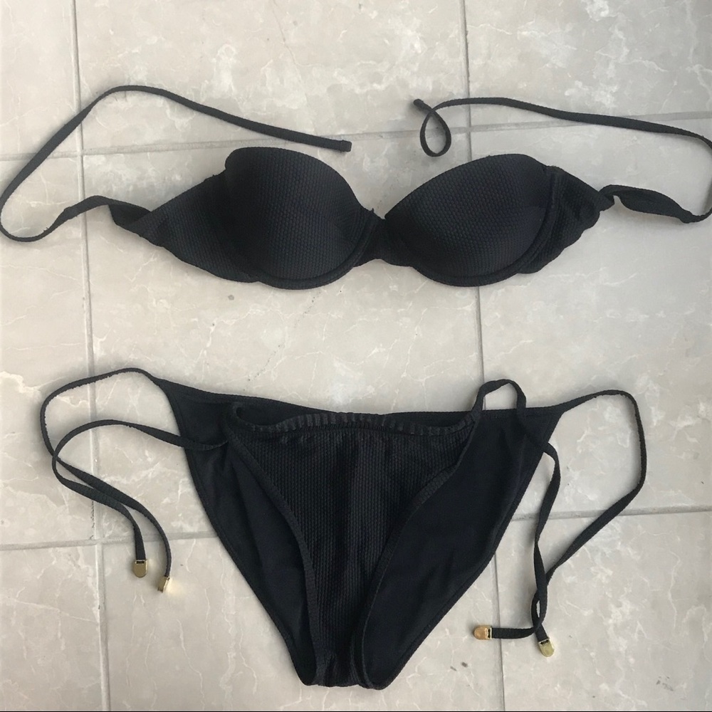 Black bikini set